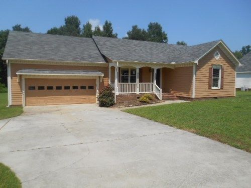 52 Hood Farm Rd, Clayton, NC 27520