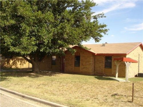 907 West 6th St, Abernathy, TX 79311