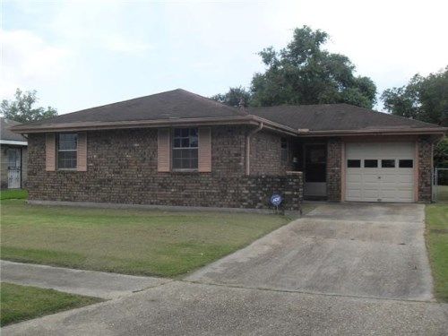 304 Blossom Ct, Westwego, LA 70094