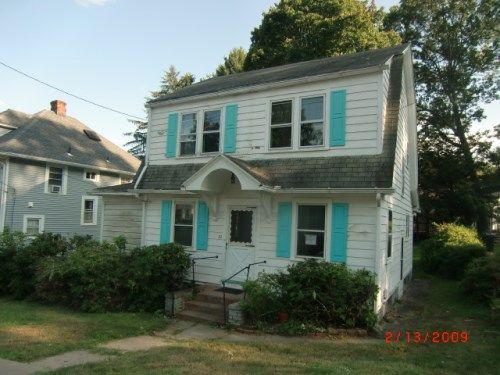 32 Florence Ave, West Haven, CT 06516