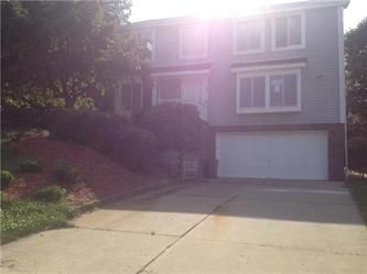 128 Amberwood Ct, Bethel Park, PA 15102