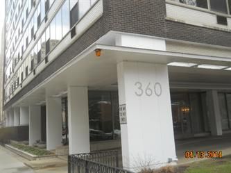 360 W Wellington, Chicago, IL 60657