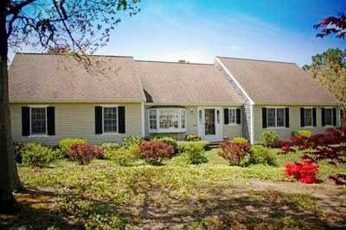 8 Dundee Cir, Harwich, MA 02645