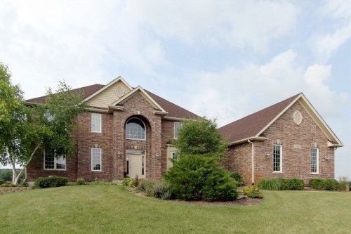 15N870 Meadow Court, Hampshire, IL 60140