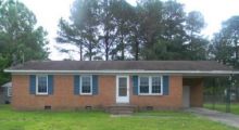 702 North Englewood Drive Kenly, NC 27542