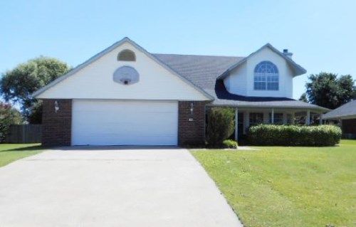 1546 Colby Cir, Springdale, AR 72764