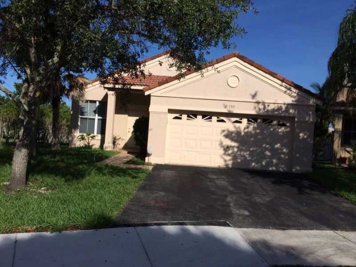 792 SAND CREEK CR, Fort Lauderdale, FL 33327