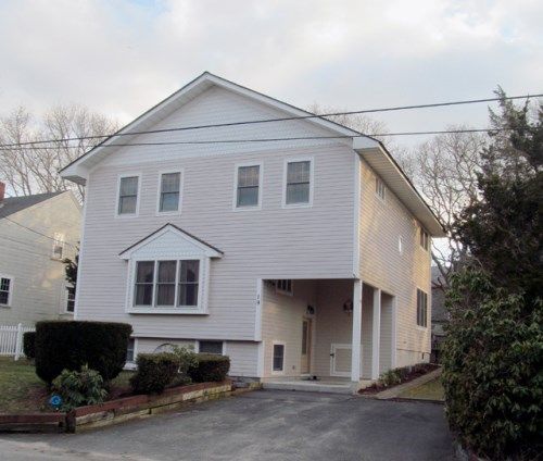 19 Pocahontas Rd, Pocasset, MA 02559