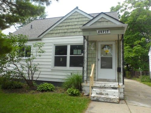 24217 Lauren Ave, Warren, MI 48089