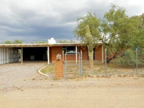 9040 W Henry Street, Tucson, AZ 85735