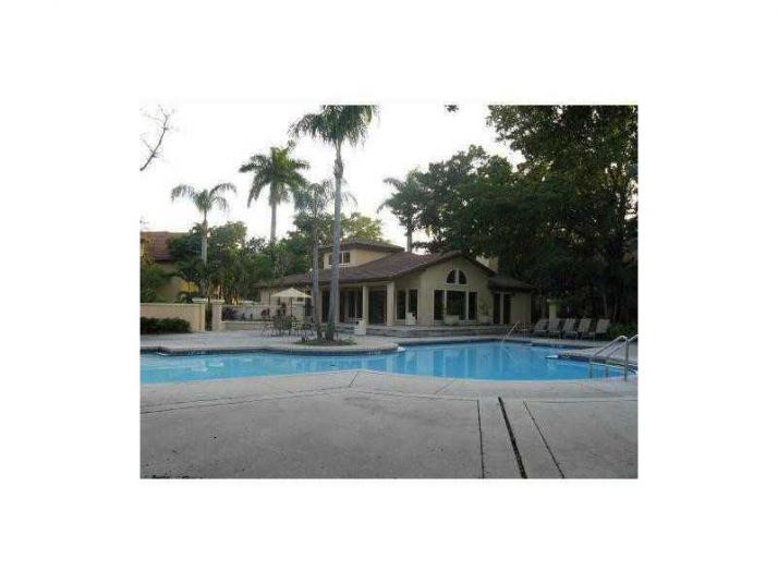 4401 W MCNAB RD # 24, Pompano Beach, FL 33069