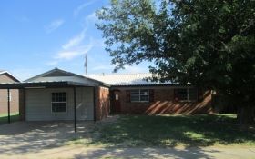 1414 W 26th St, Plainview, TX 79072