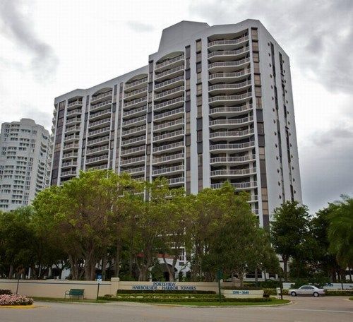 3640 Yacht Club Dr # 607, Miami, FL 33180