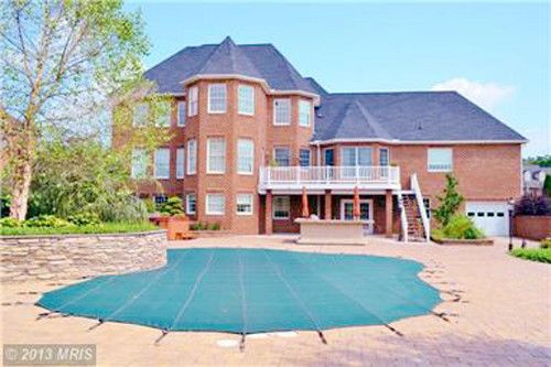 1676 Castlegreen Dr, Greencastle, PA 17225