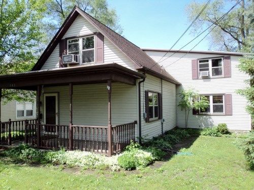 141 N Washington St, Carpentersville, IL 60110