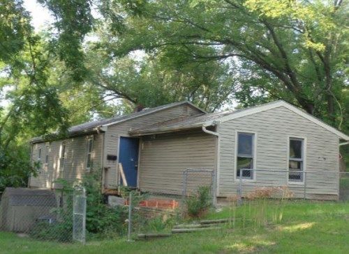 9533 Shearer Rd, Kansas City, KS 66111