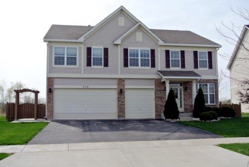 2541 Hennig Road, Hampshire, IL 60140