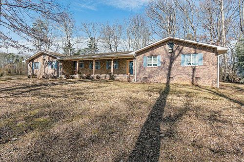 500 Dixie Lee Lane, Lenoir City, TN 37772