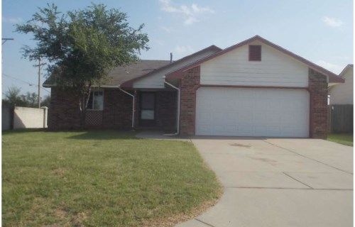 1505 Spring Cr, Haysville, KS 67060