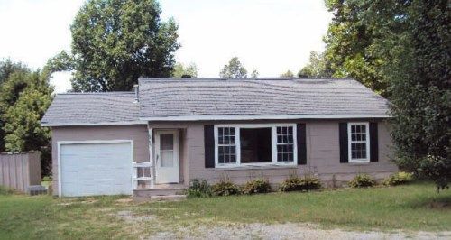 18379 Lee Dr, Dexter, MO 63841