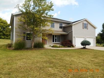 5382 E Creekside Tr, Syracuse, IN 46567