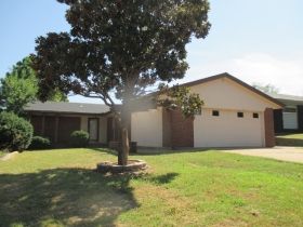 208 Willow Pl, Yukon, OK 73099