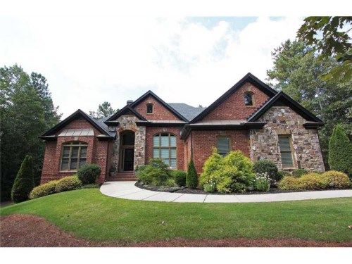 150 Water Lily Way, Pendergrass, GA 30567