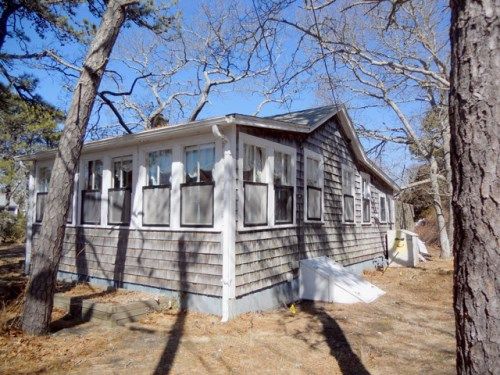 7 Grove St, Silver Beach, MA 02565