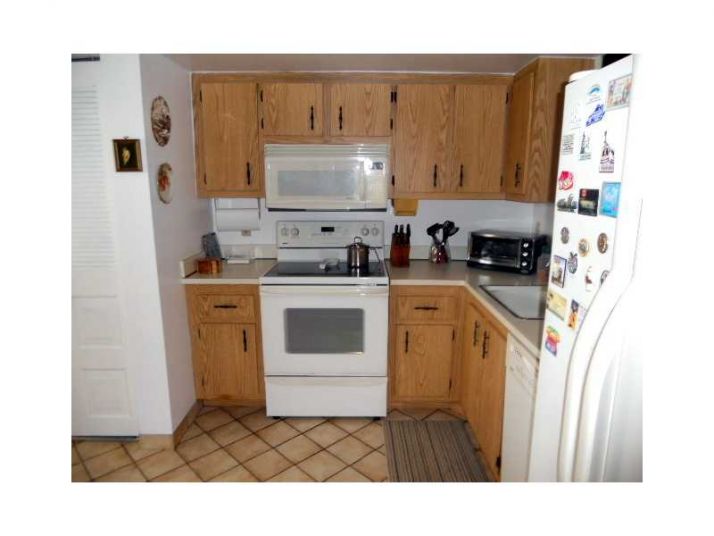 7684 NW 18TH ST # 206, Pompano Beach, FL 33063