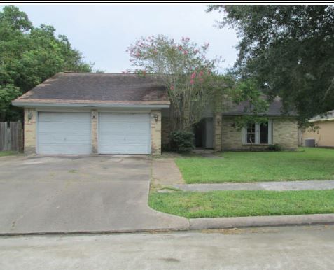 2303 Meadow Green Dr, Pearland, TX 77581