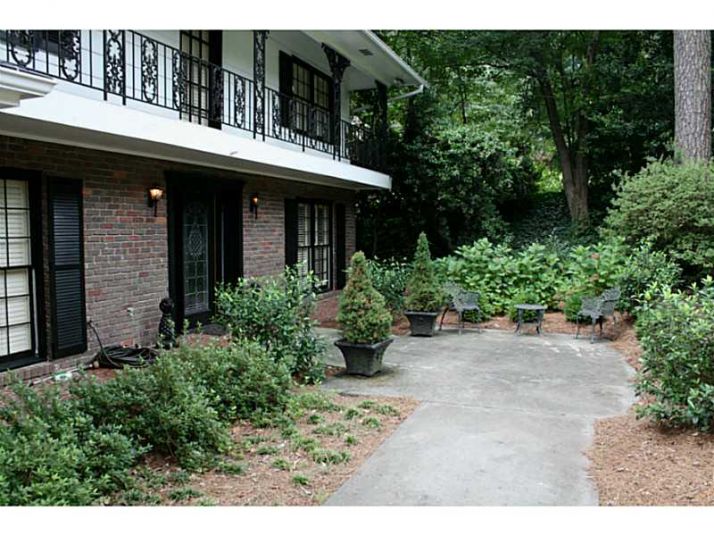 44 Barbara Lane, Atlanta, GA 30327