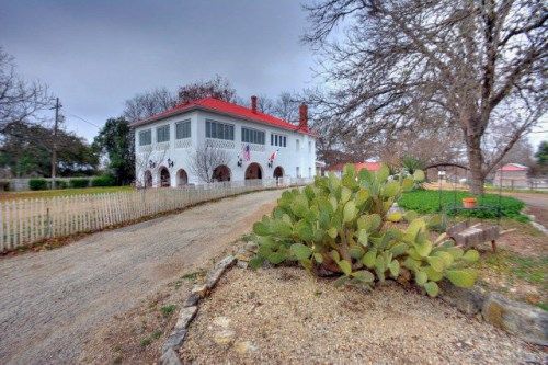 103 Skyline Dr, Center Point, TX 78010