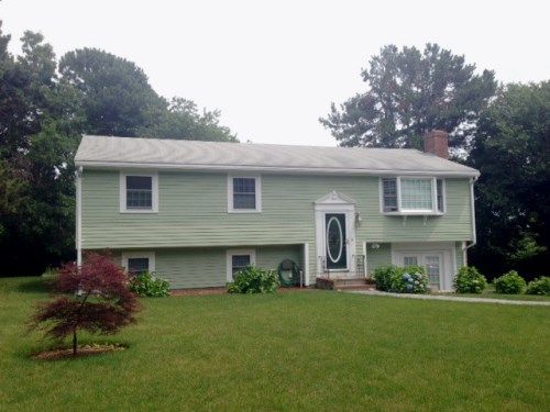 4 Pondview Ave, West Yarmouth, MA 02673