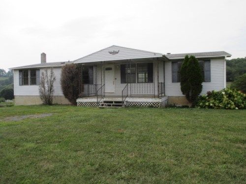 434 Craig St, Craigsville, VA 24430