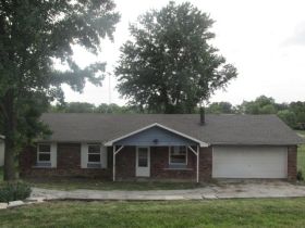 1717 N 16 Th St, Ozark, MO 65721