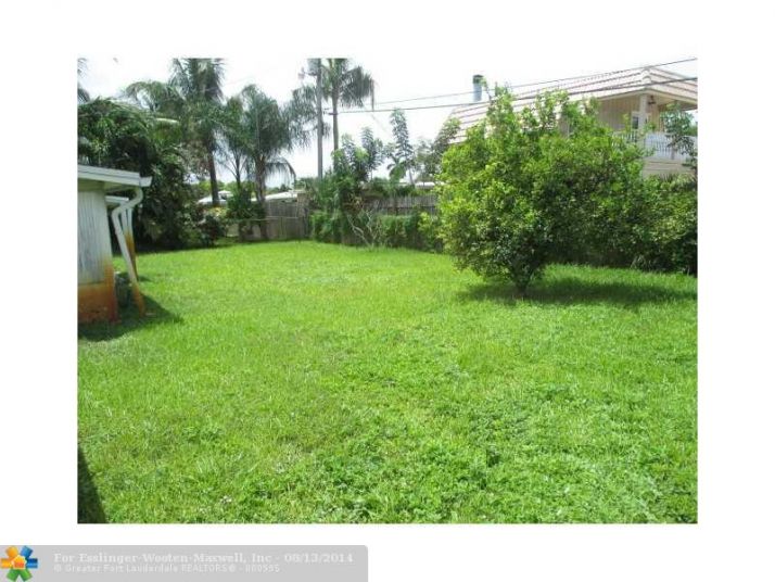 2375 NE 8TH ST, Pompano Beach, FL 33062