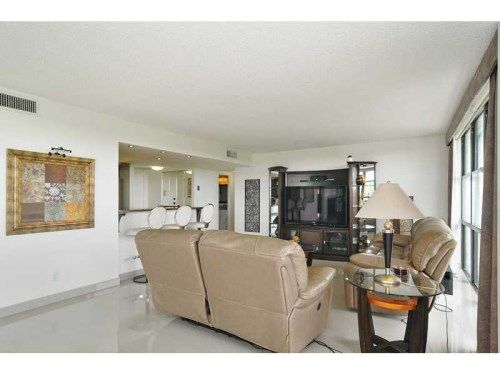 1000 PARKVIEW DR # 509, Hallandale, FL 33009