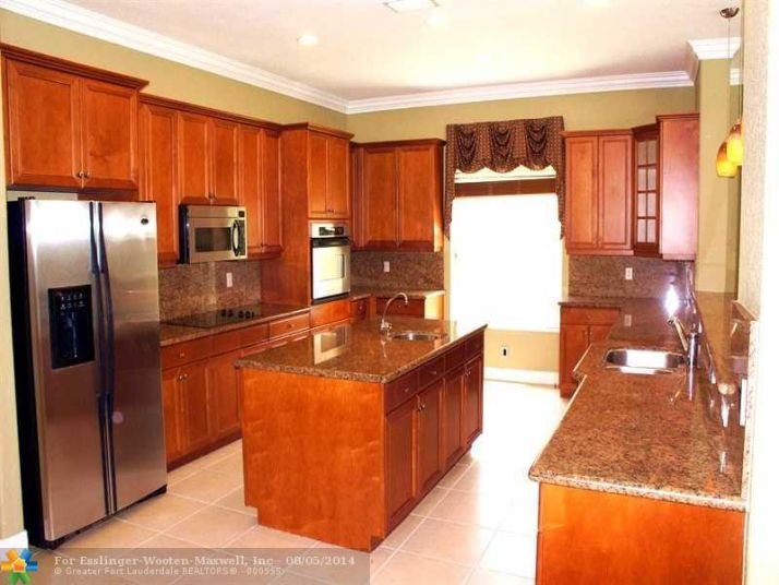 10934 NW 71ST CT, Pompano Beach, FL 33076