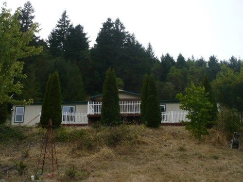 799 Raleigh Drive, Winston, OR 97496