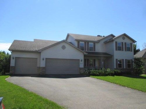 8739 Heatherton Ridge Dr, Savage, MN 55378