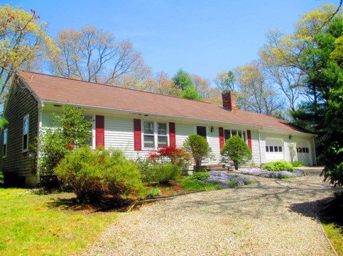 5 Leona Ln, Osterville, MA 02655