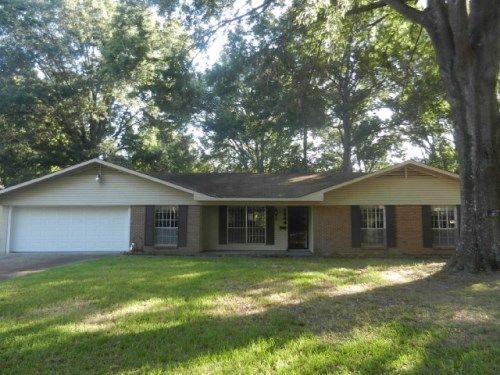 2864 Fallbrook Dr, Jackson, MS 39212