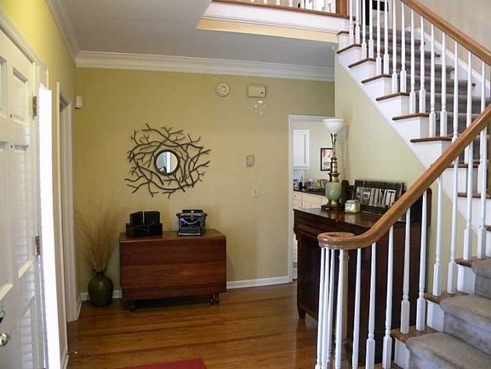 1517 Laurel Park Circle, Atlanta, GA 30329