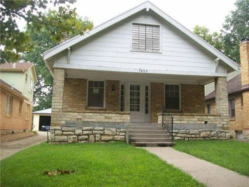 7205 Jefferson St, Kansas City, MO 64114