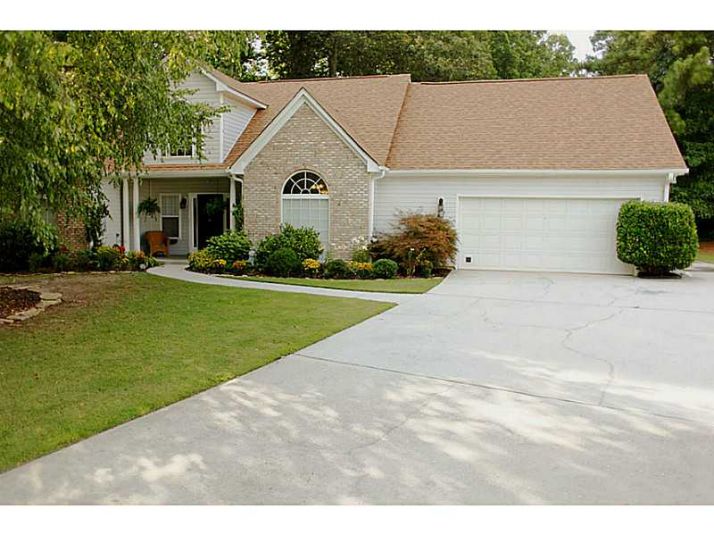 5165 Victoria Park Drive, Loganville, GA 30052