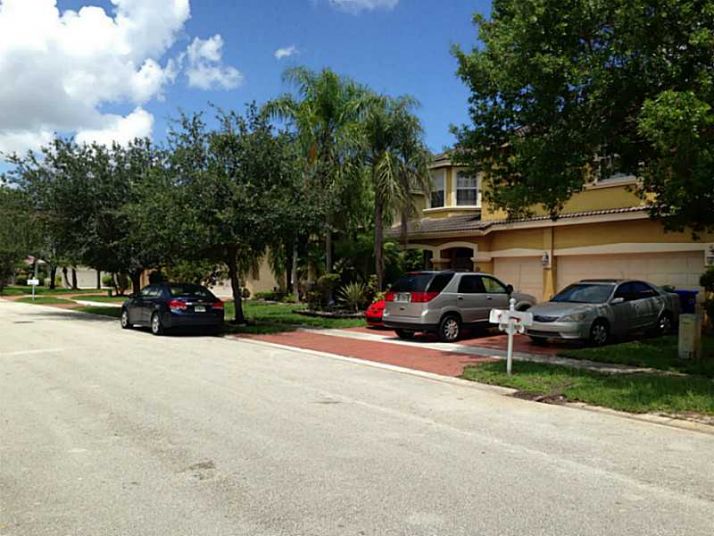 16353 SW 15 ST, Hollywood, FL 33027