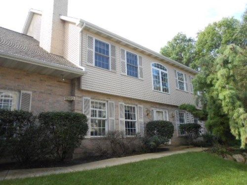 1393 Laurel Oaks Dr, Streamwood, IL 60107