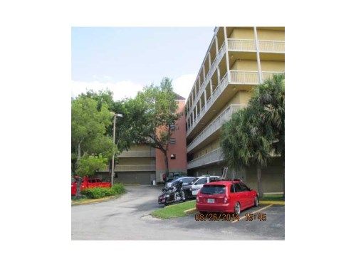 8290 LAKE DR # 338, Miami, FL 33166
