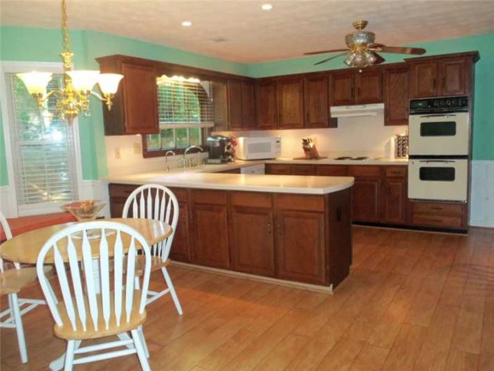 1372 Crooked Tree Court, Lilburn, GA 30047