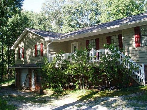 180 Lakeside Drive, Ellenwood, GA 30294